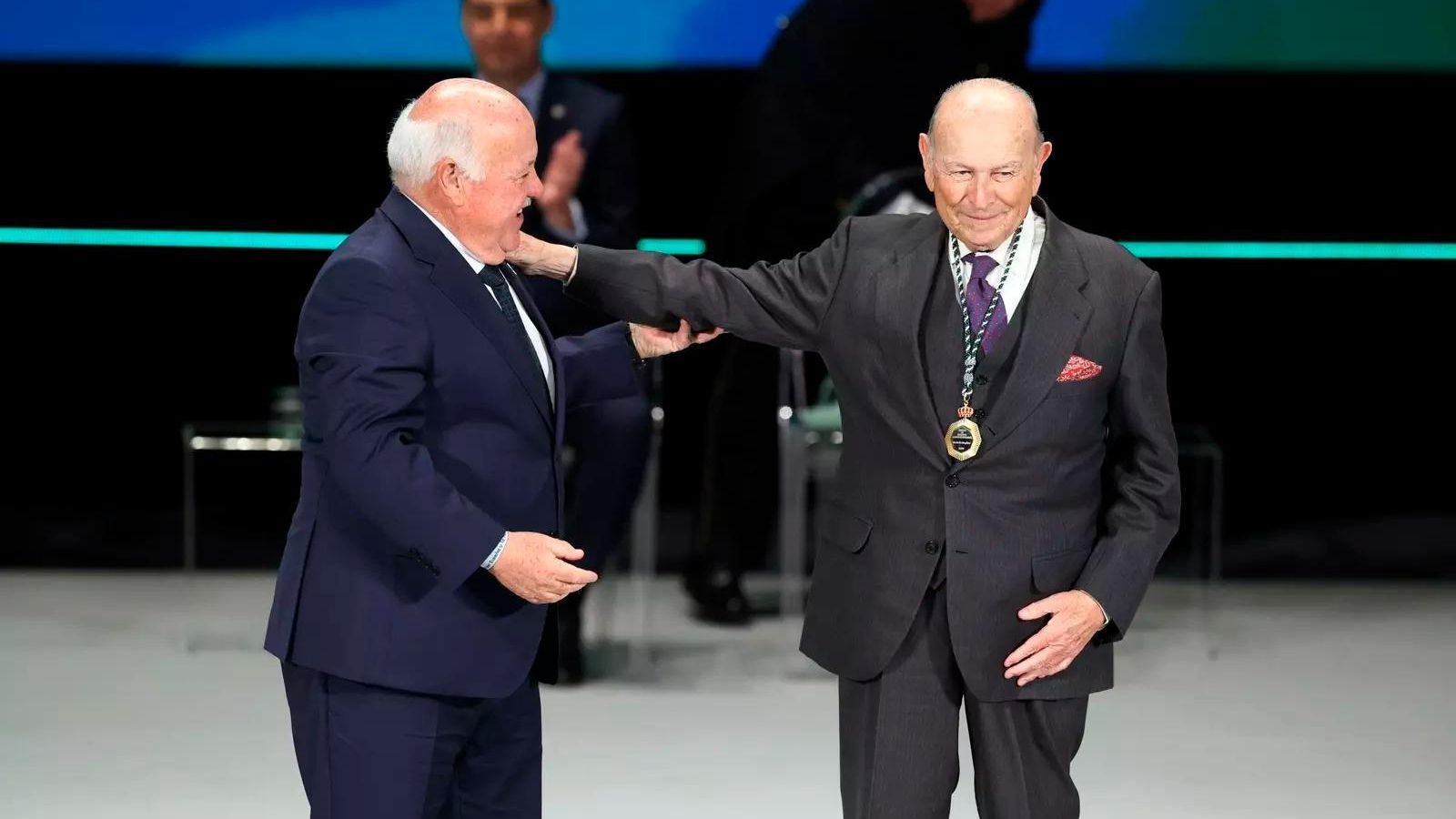 Álvaro Domecq durante la entrega de la Medalla a la Proyección de Andalucía.