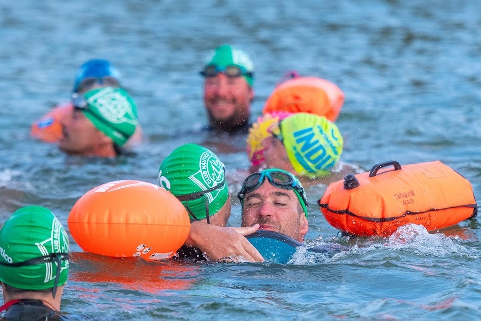 Triatlón a lo largo del Guadalquivir a beneficio de la Fundación Vicente Ferrer