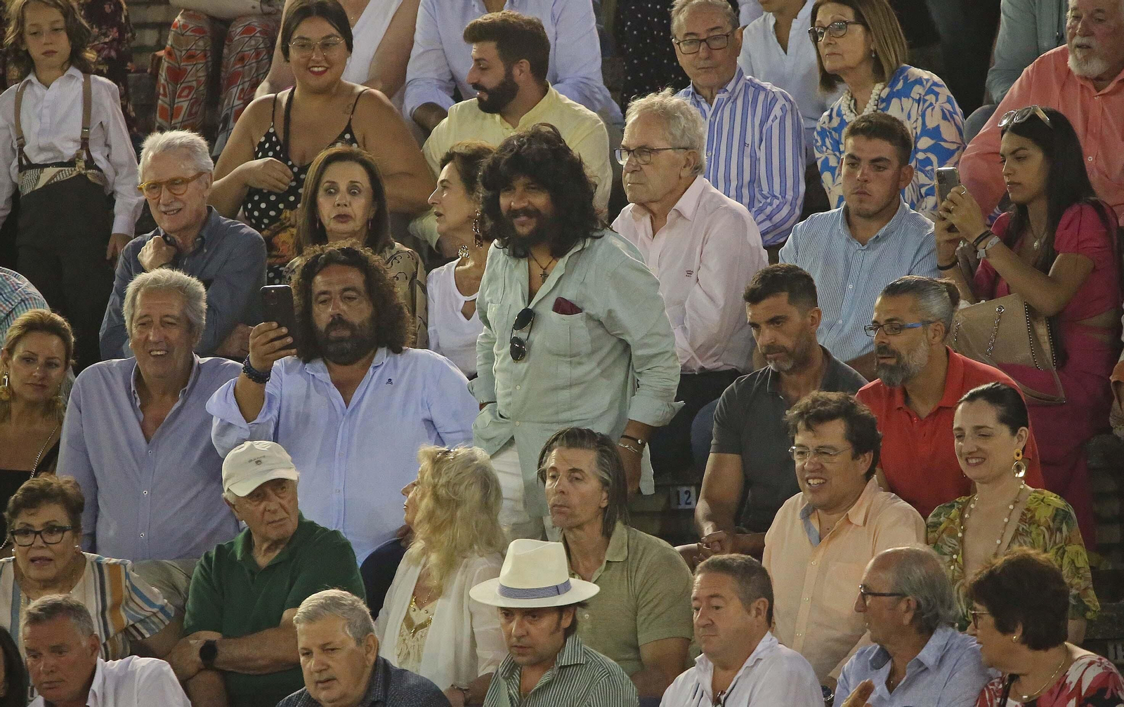 Fotos de la corrida del viernes de la Feria Taurina de Algeciras 2023: Morante de la Puebla, Emilio de Justo y David Galván