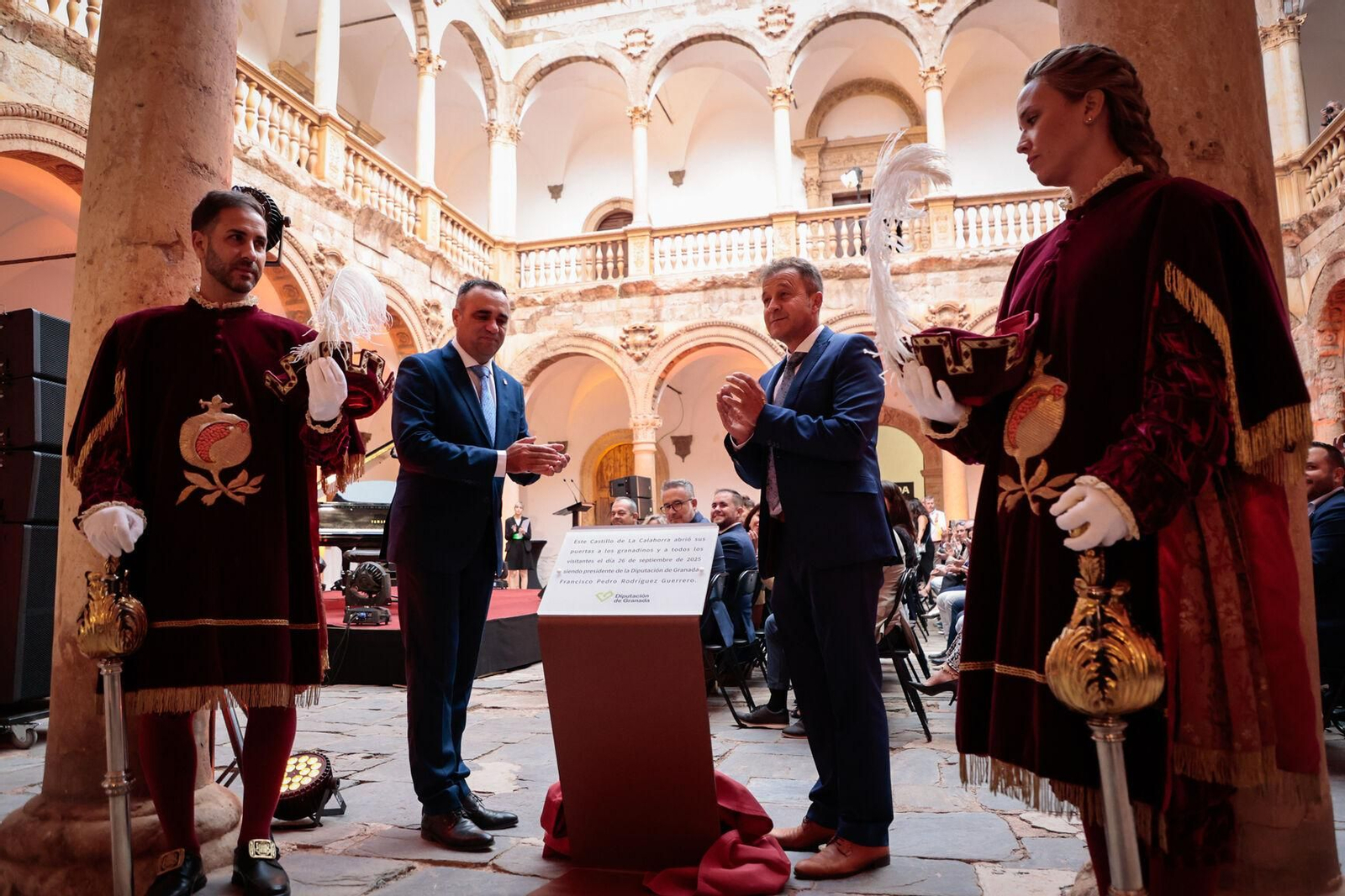 Fotos: Así ha sido el acto institucional de apertura del Castillo de La Calahorra