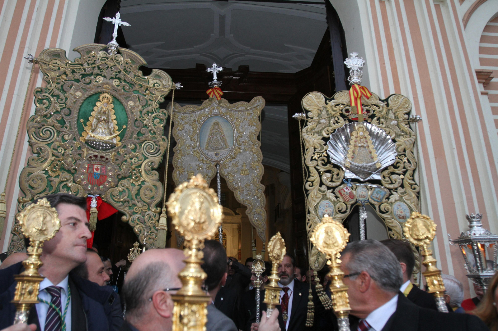 Imágenes del Recorrido del Rosario Glorioso de La Magna Rociera