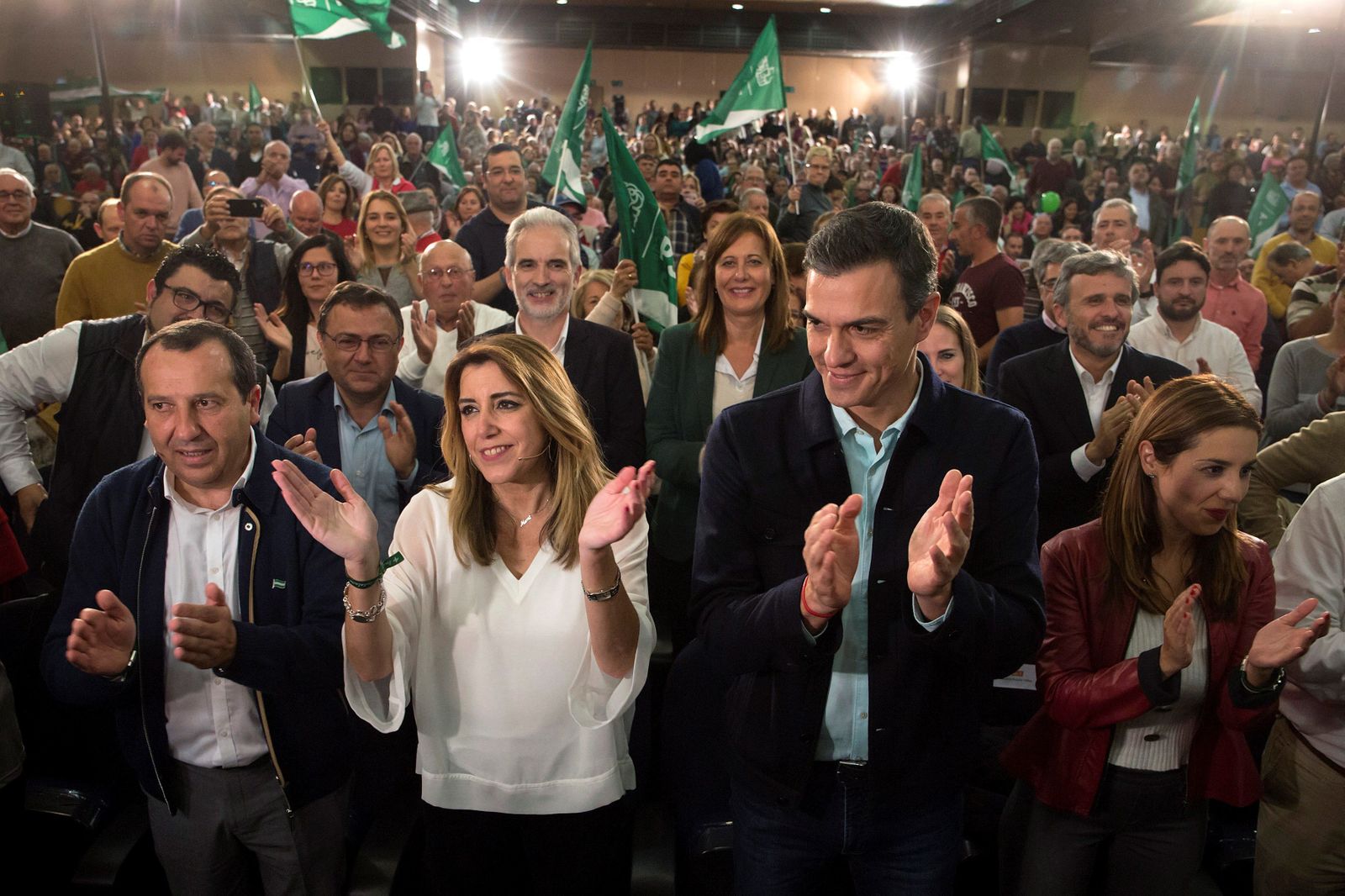 Susana Díaz y Pedro Sánchez, en un acto de campaña en Marbella.
