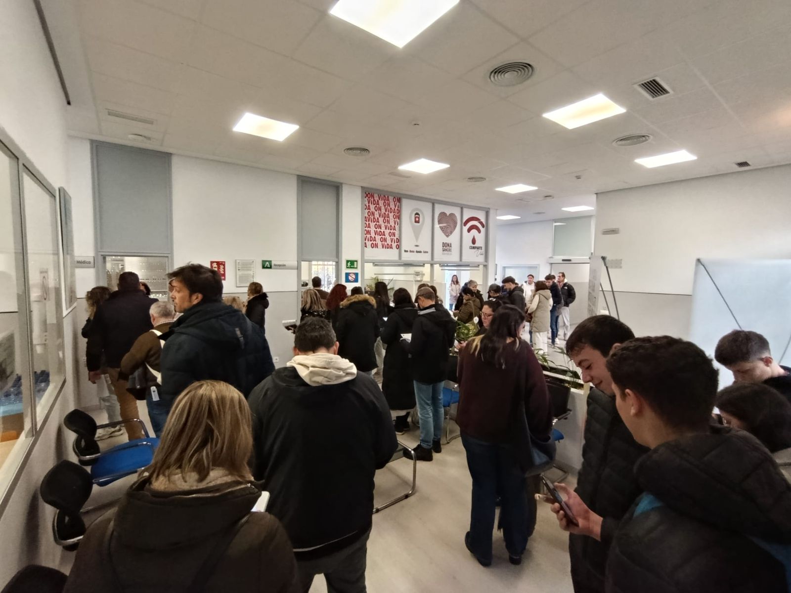 Las imágenes de las largas colas en el Centro de Transfusión para donar sangre en Córdoba