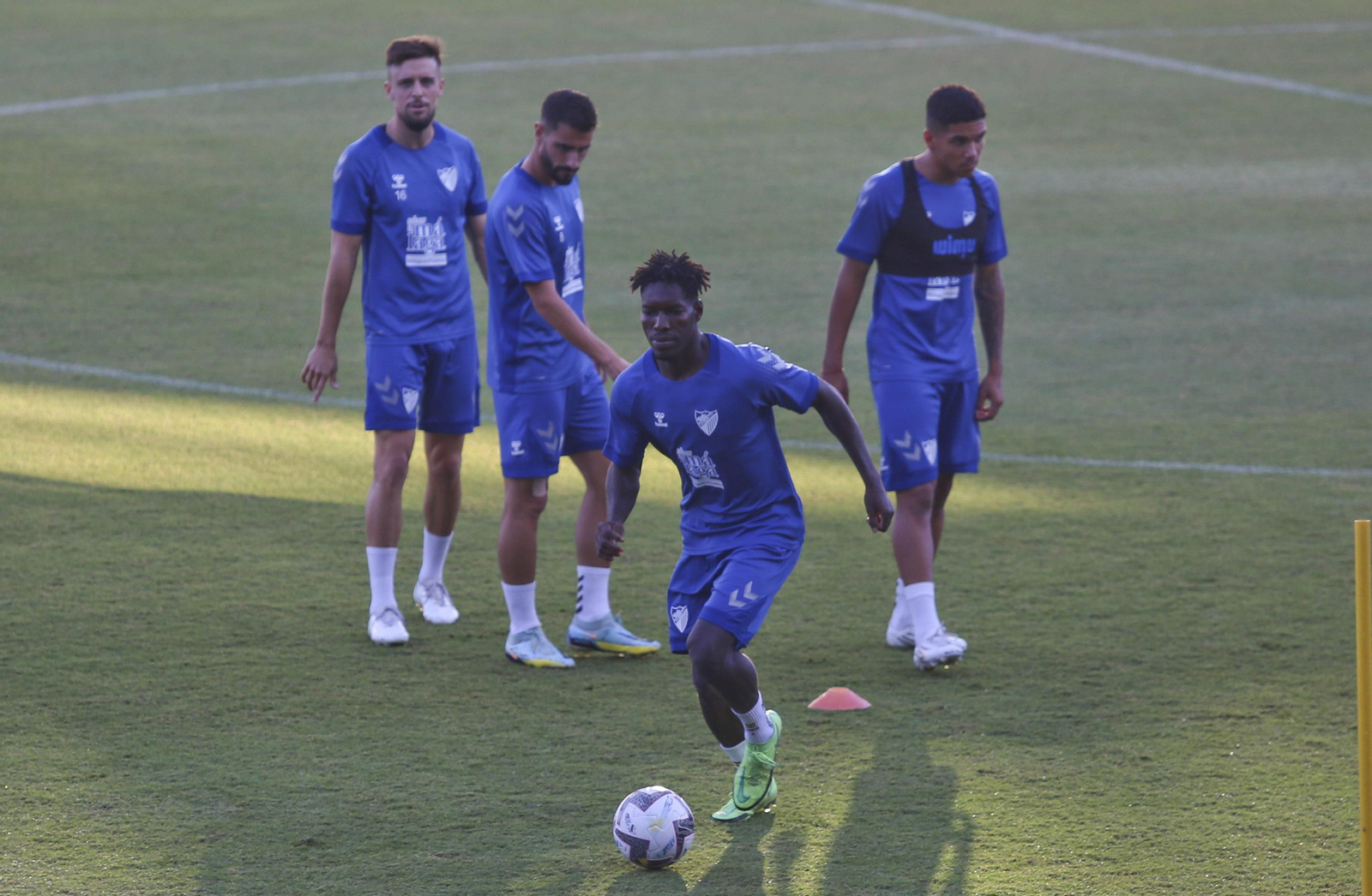 Galería de fotos: Lumor sigue como uno más en una sesión complicada para el Málaga CF Galería de fotos: Lumor sigue como uno más en una sesión complicada para el Málaga CF
