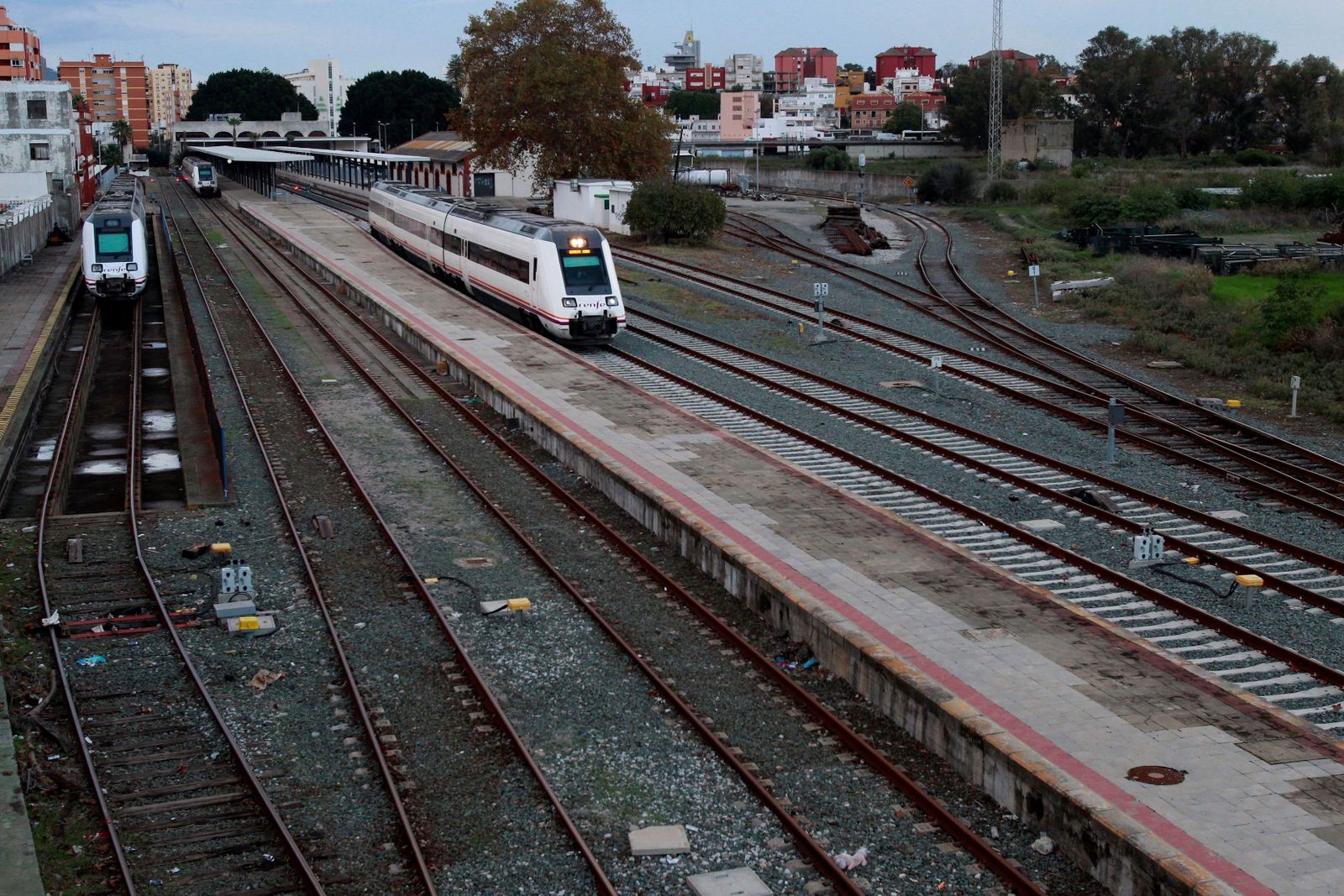 Trenes en la estación de Algeciras.