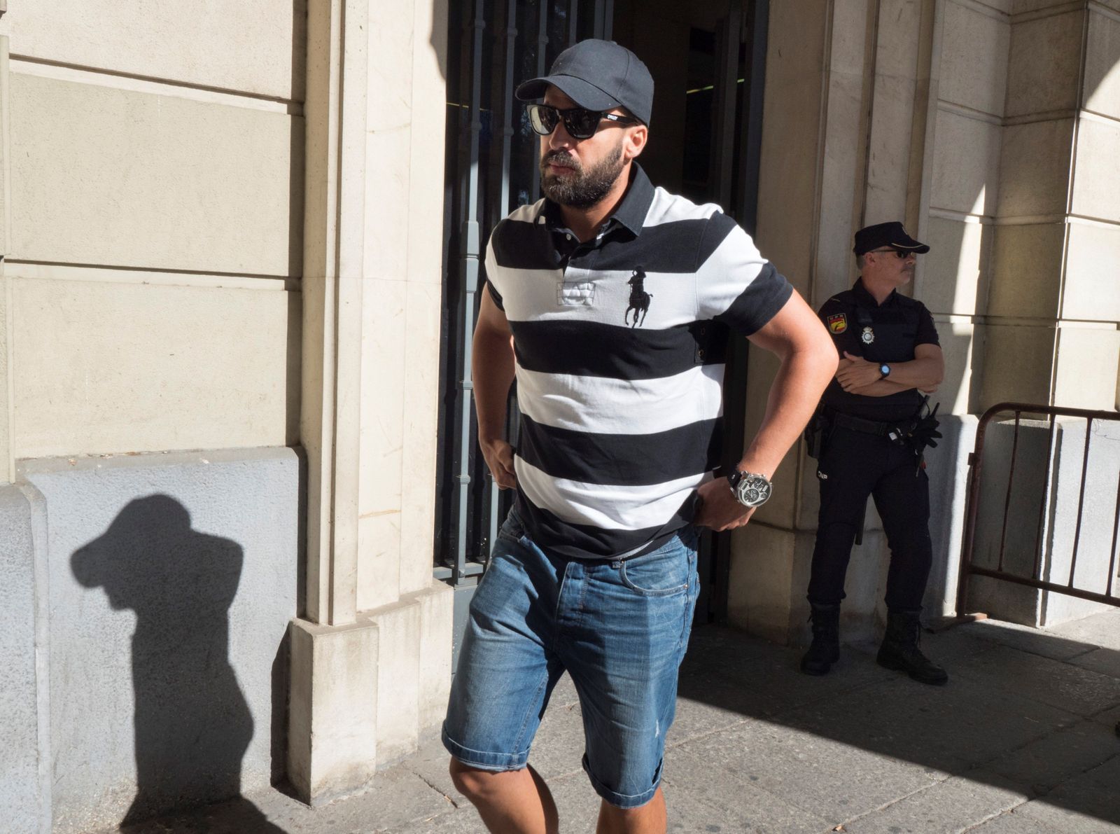 Antonio Manuel Guerrero sale de los juzgados de Sevilla.