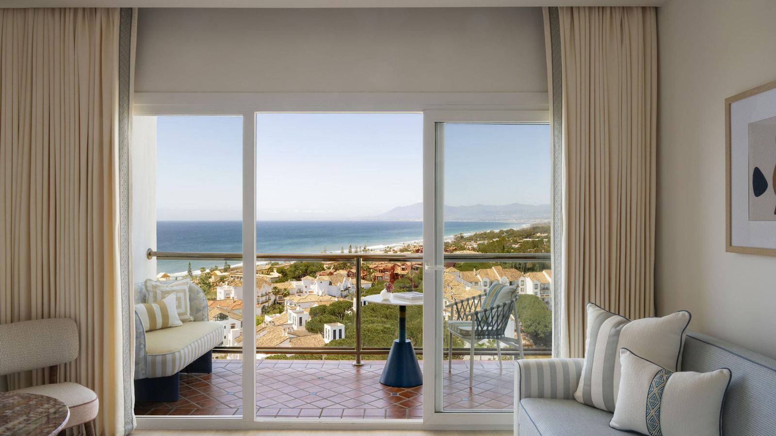 Una habitación del hotel Don Carlos Marbella. Una habitación del hotel Don Carlos Marbella.