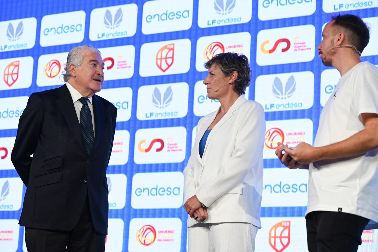 El CAB Estepona, protagonista en la inauguración de la Liga Femenina Endesa en Madrid