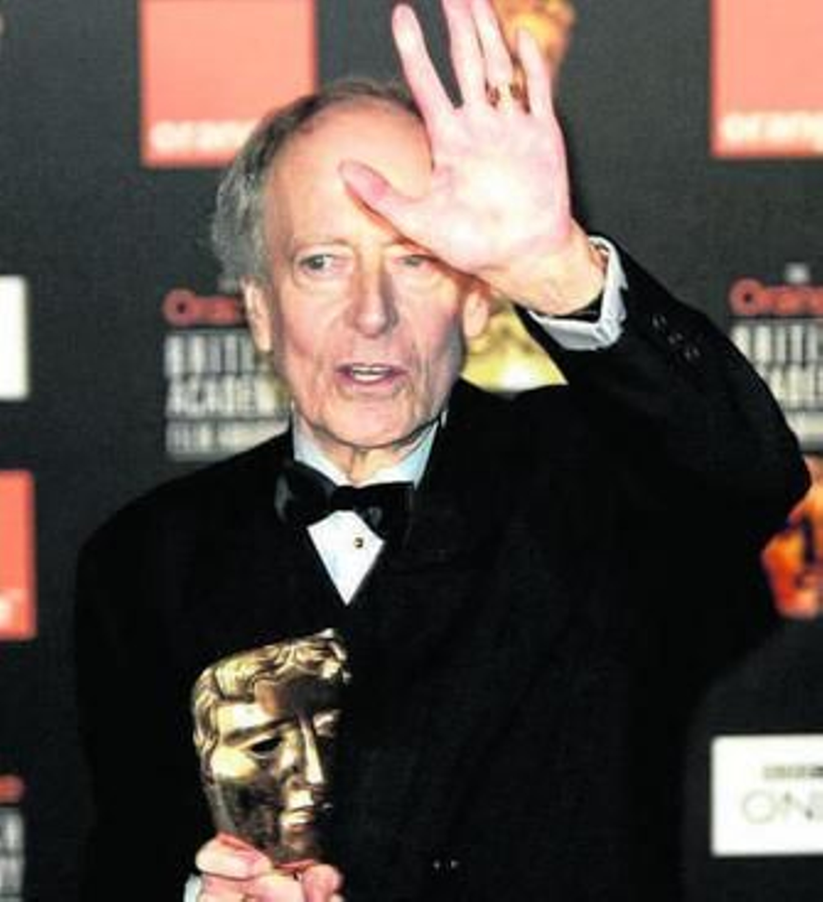 1. John Barry durante una entrega de premios en Londres. 2.  'Memorias de África' marcó el resurgimiento de su carrera en los 80. 3. En su apreciada faceta como director orquestal. 4. En los 60 con su entonces esposa Jane Birkin. 5. Julie Christie en 'Petulia'.