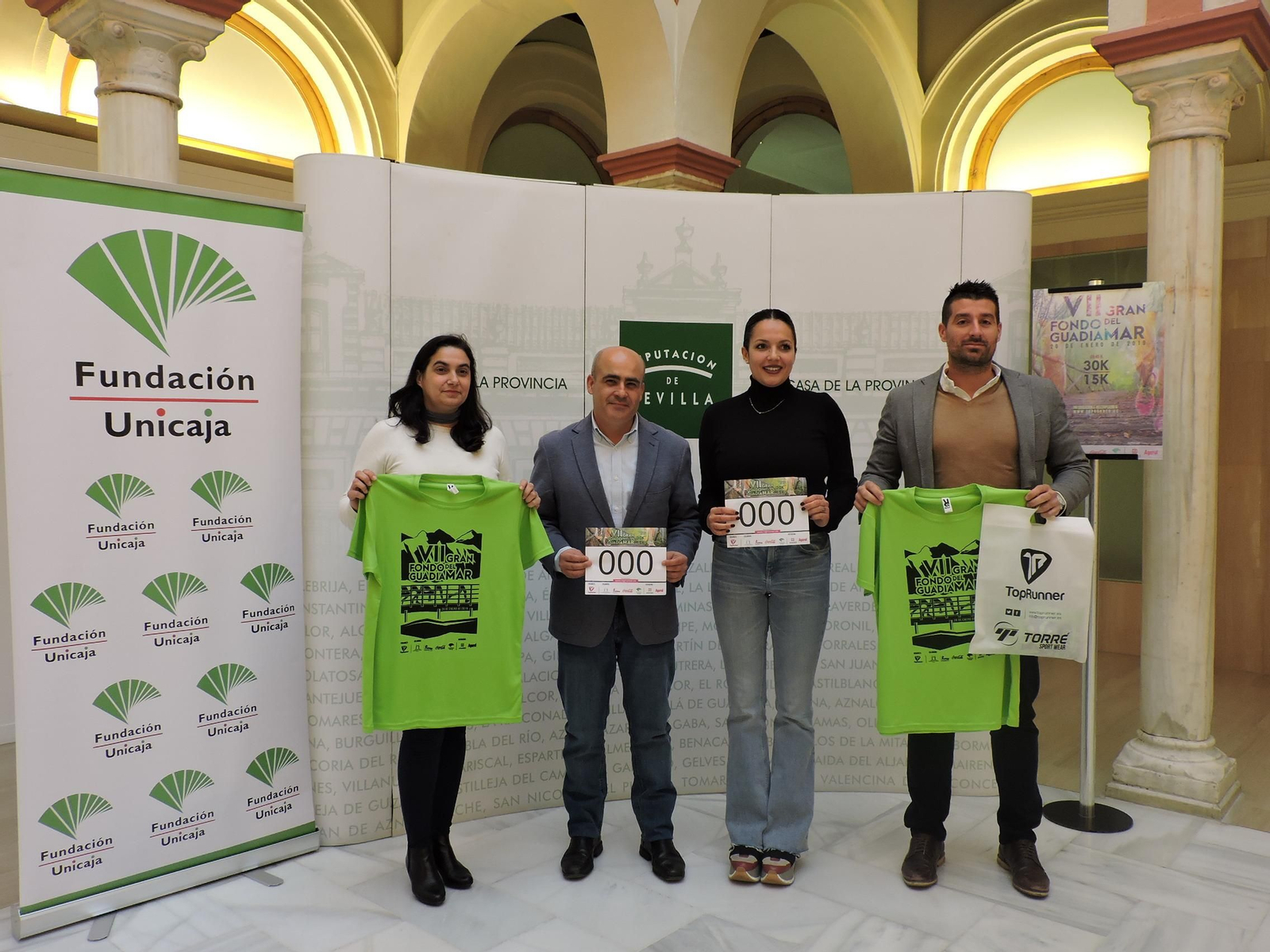 El alcalde de Sanlúcar la Mayor, en la Casa de la Provincia presentando el evento.