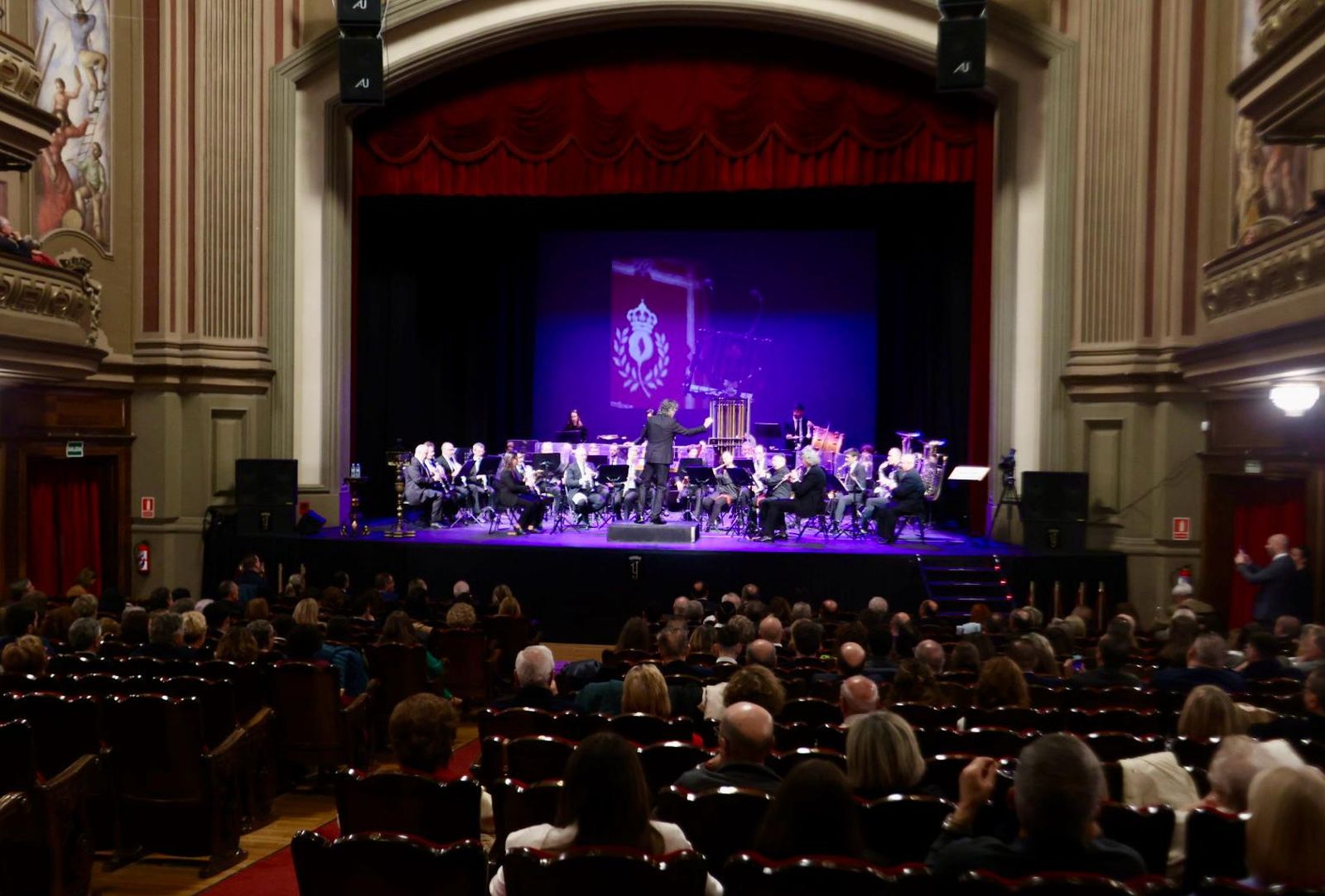 Entrega de las Tapas del Pregón de la Semana Santa de Granada 2025