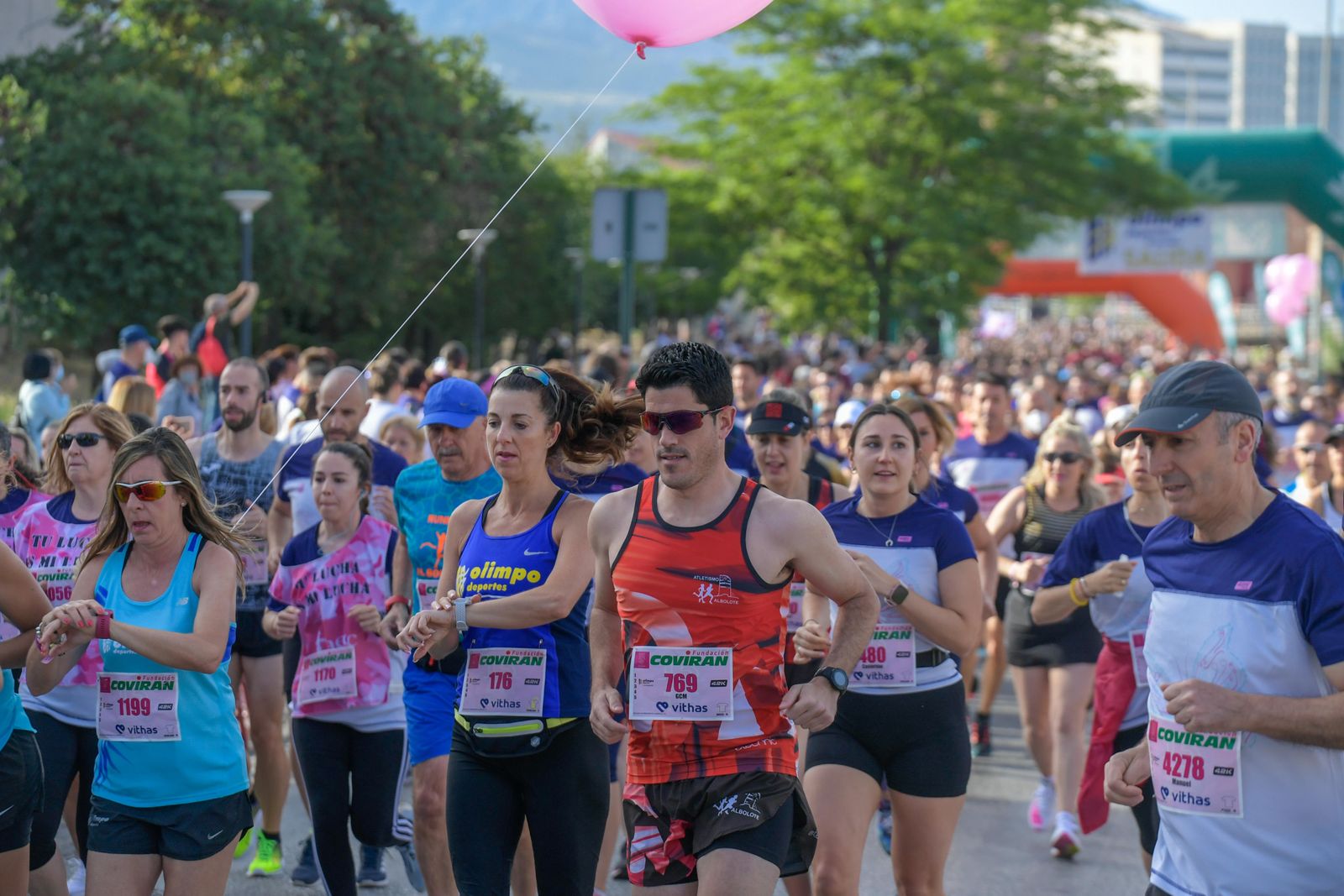 Las imágenes de la Carrera de la Mujer de este domingo en Granada