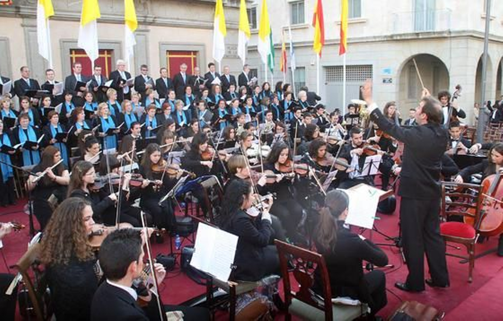 Coronación canónica de la Virgen de la Victoria.

Foto: Espínola