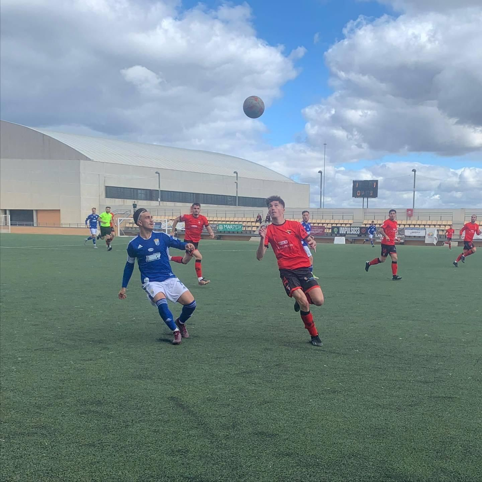 Partido gris de Joseliyo, una vez más en la derecha.