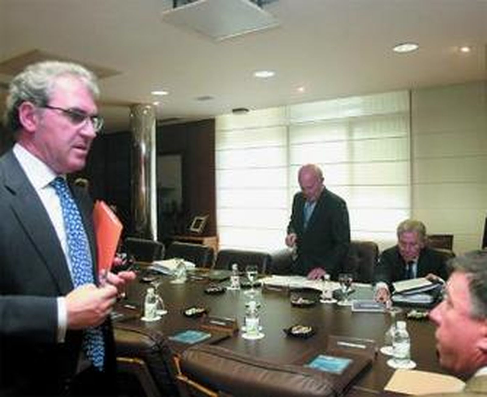 Momentos previos a la celebración del consejo de administración.