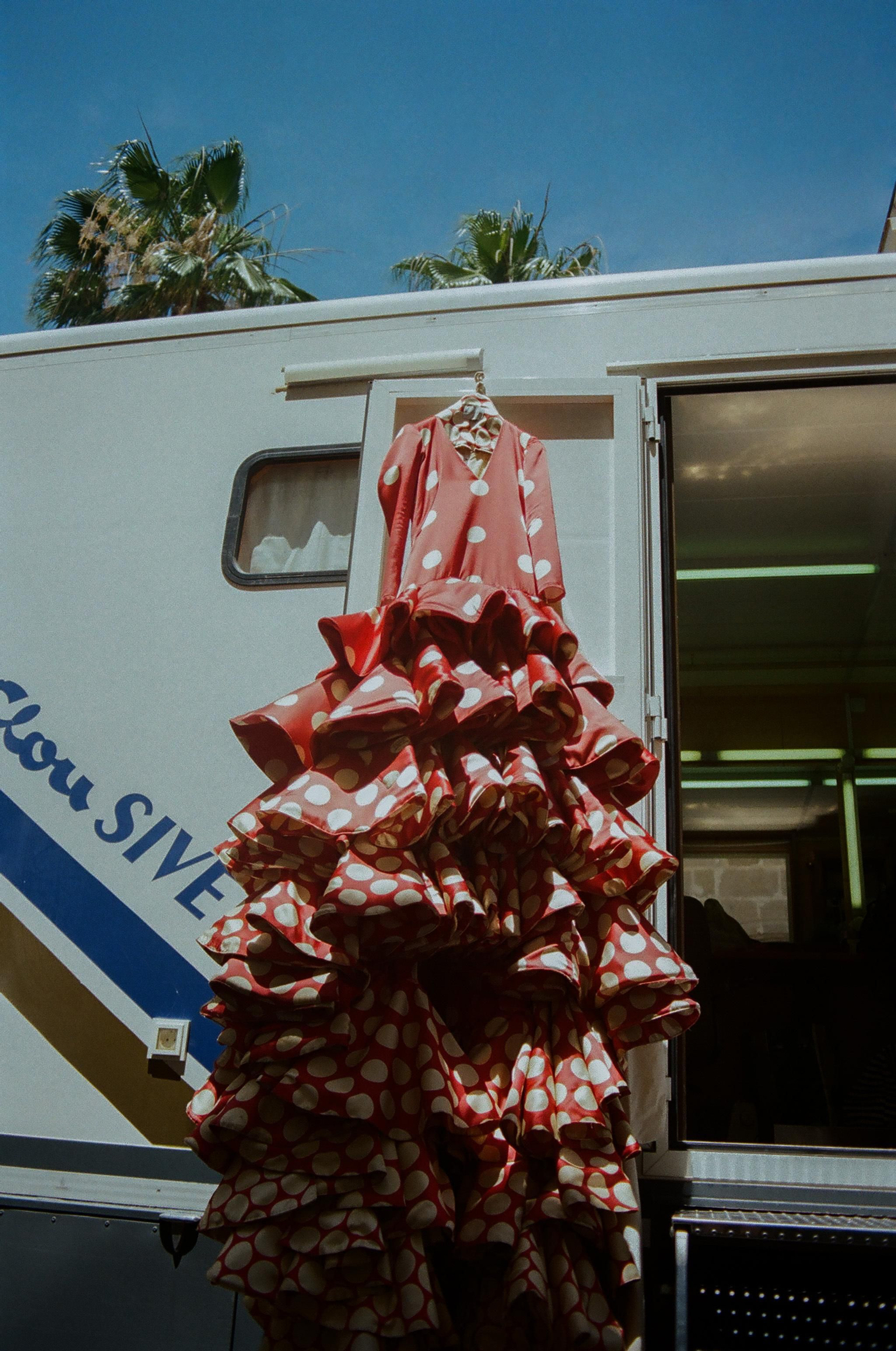 Rodaje del spot de Cruzcampo y creación del vestido de 'Gitana'.