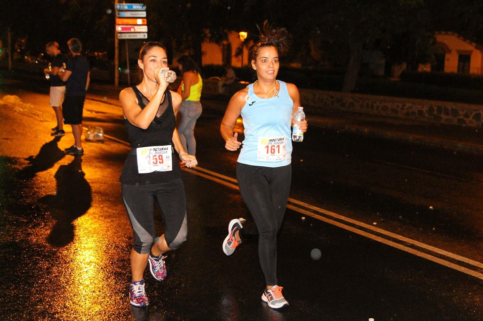 La VII Carrera Nocturna de Huelva en imágenes