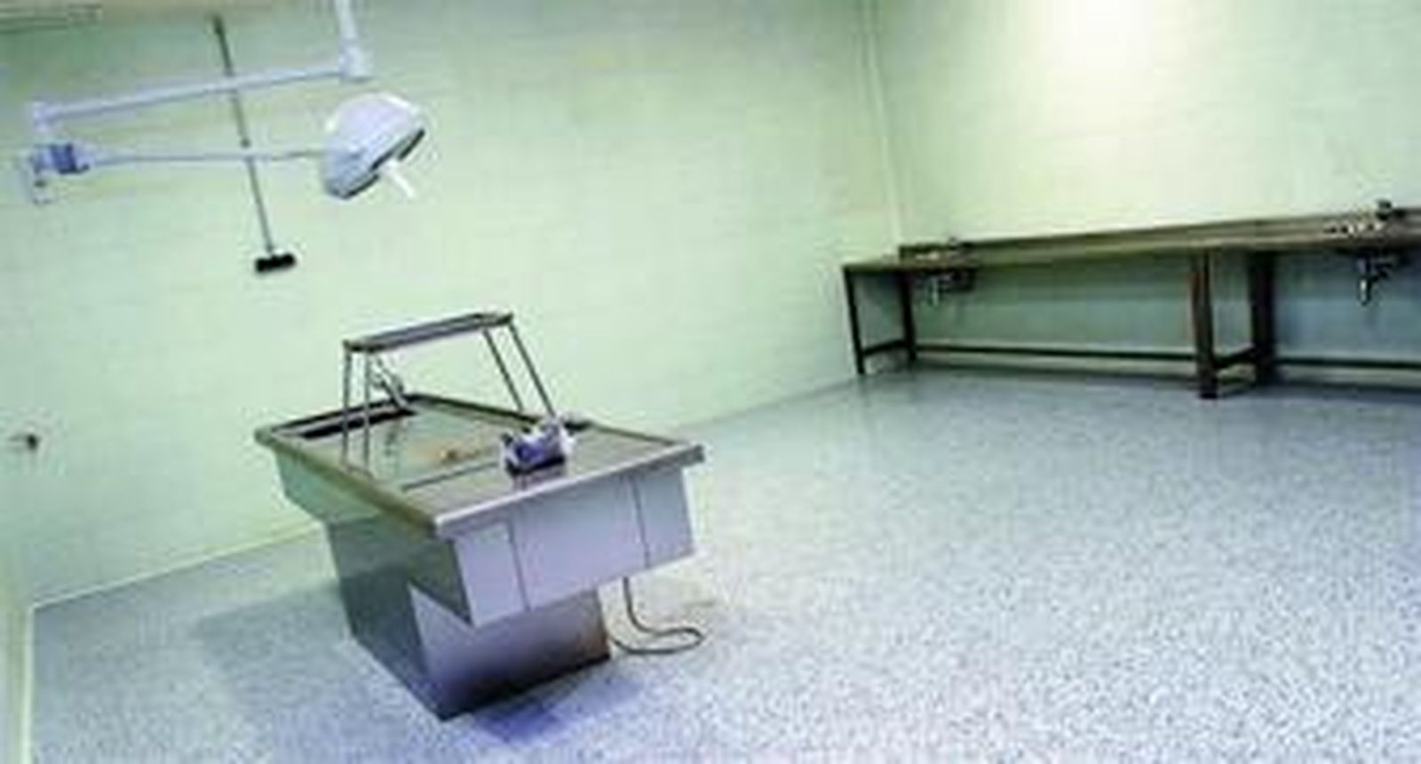 Una de las salas de autopsias de la Ciudad de la Justicia.