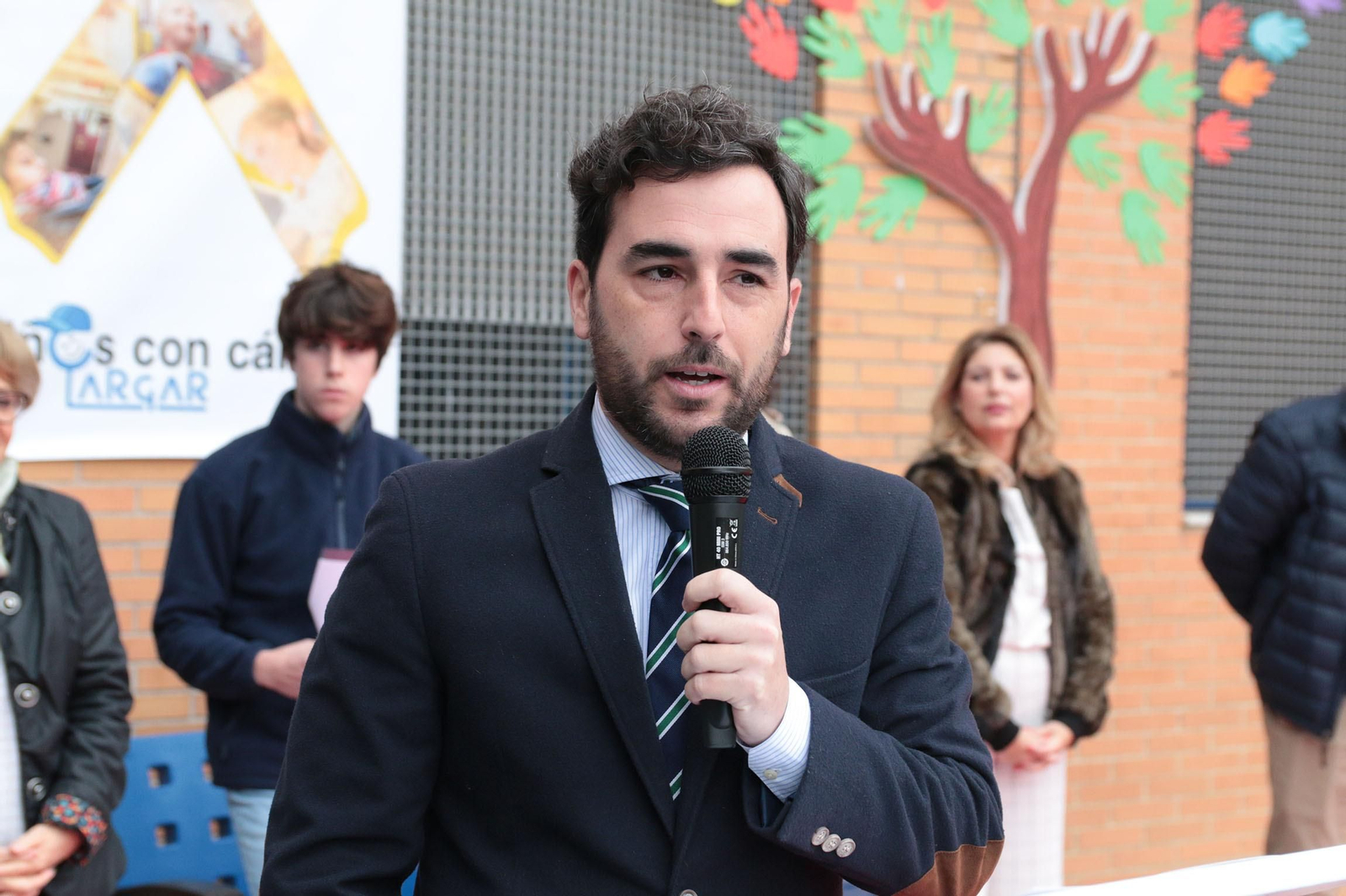 ARGAR lanza al aire globos amarillos en homenaje a los niños con cáncer