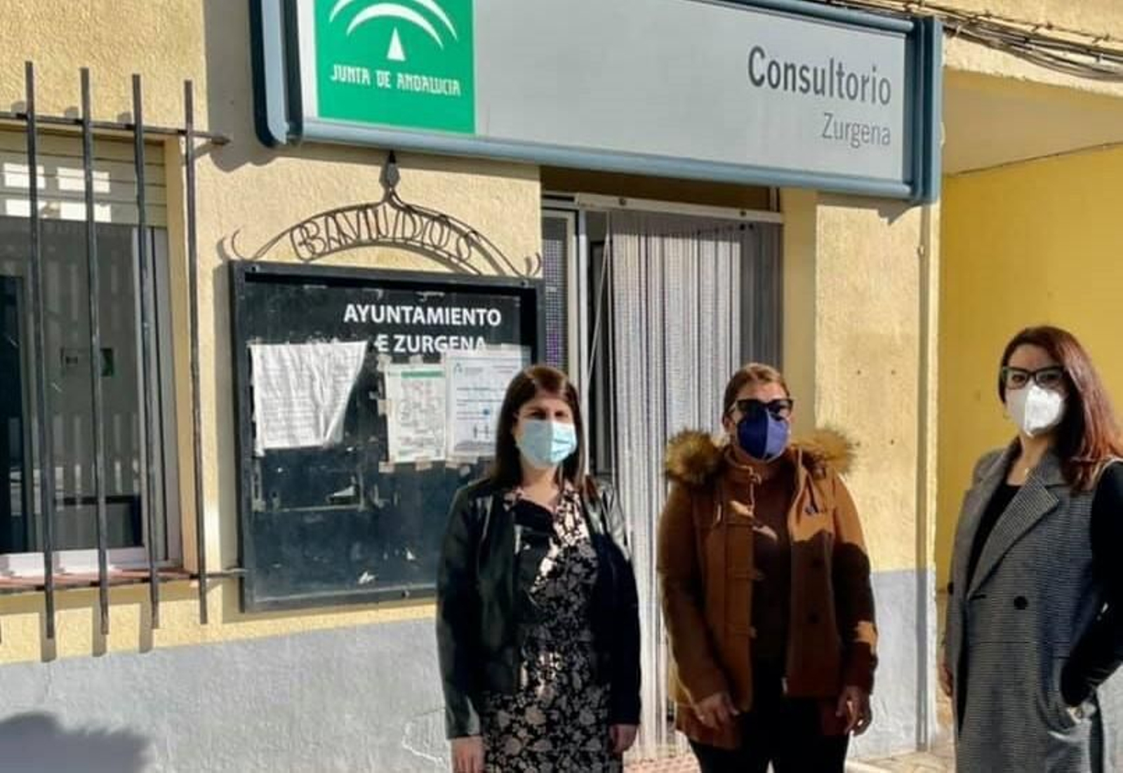 Zurgena deriva a una trabajadora a los centros de salud para atajar los colapsos