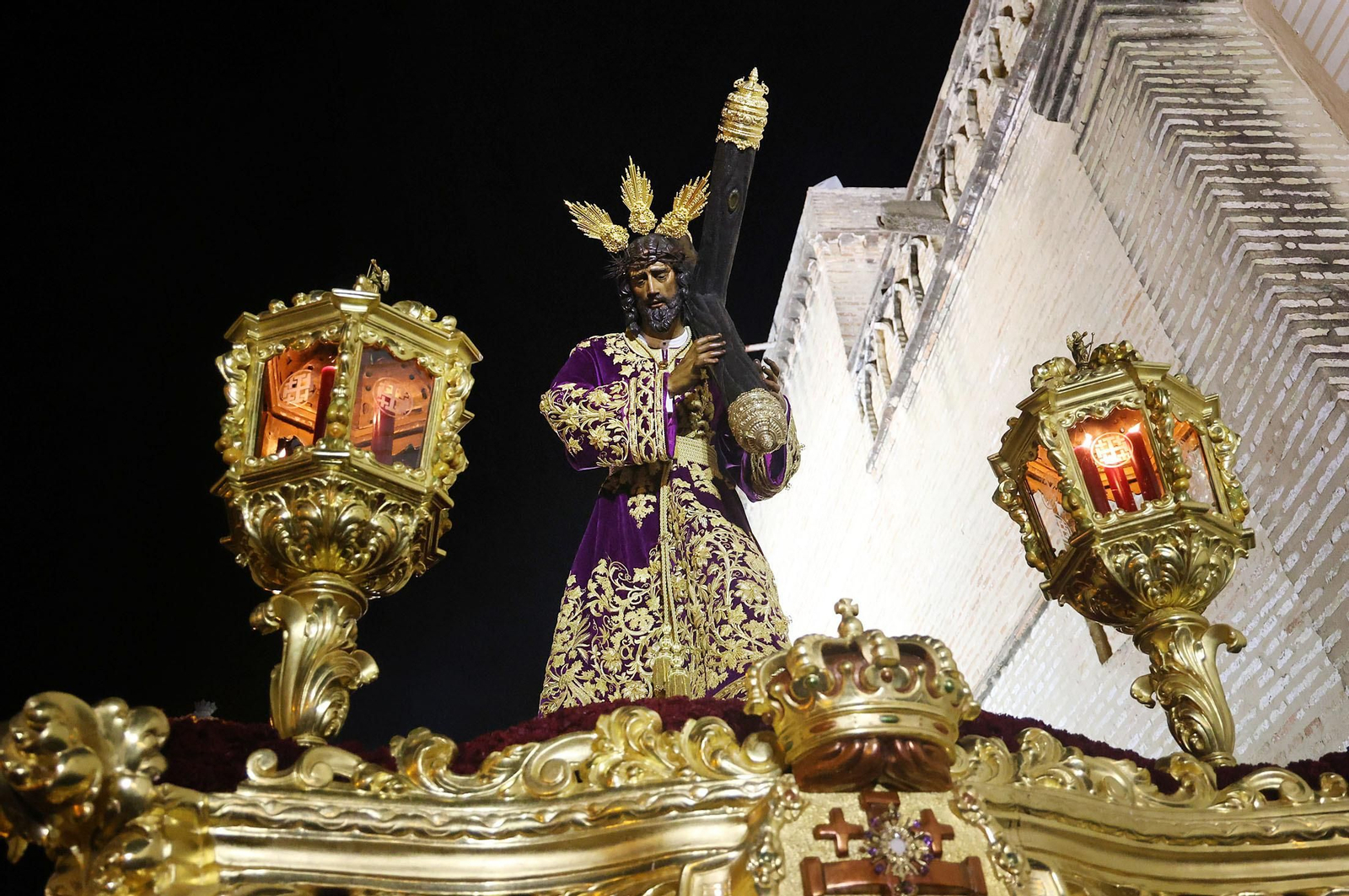 Las mejores imágenes del Martes Santo en Huelva: Hermandad de Pasión