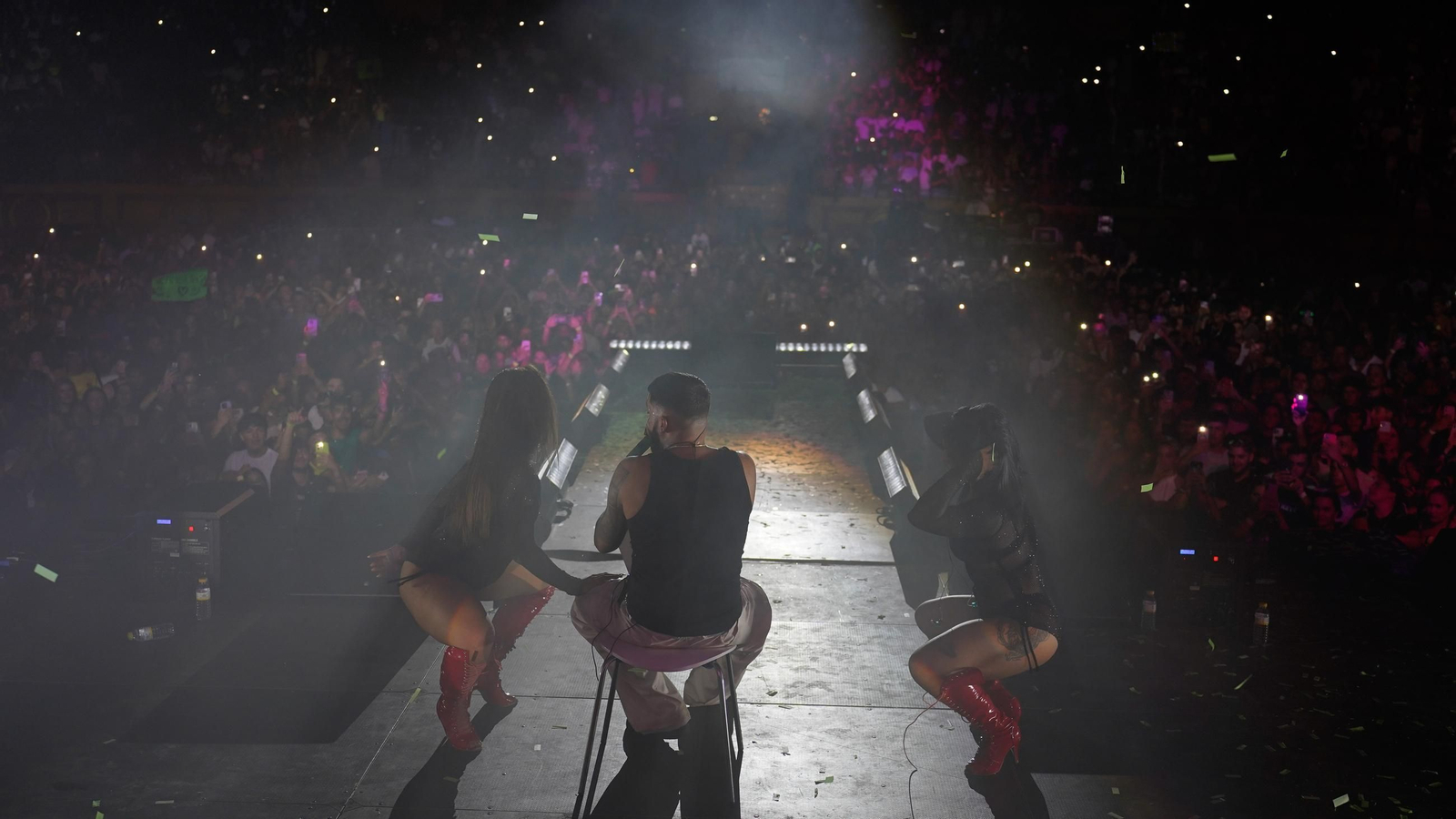 El concierto de JC Reyes en el Cabaret Festival de Algeciras, en imágenes