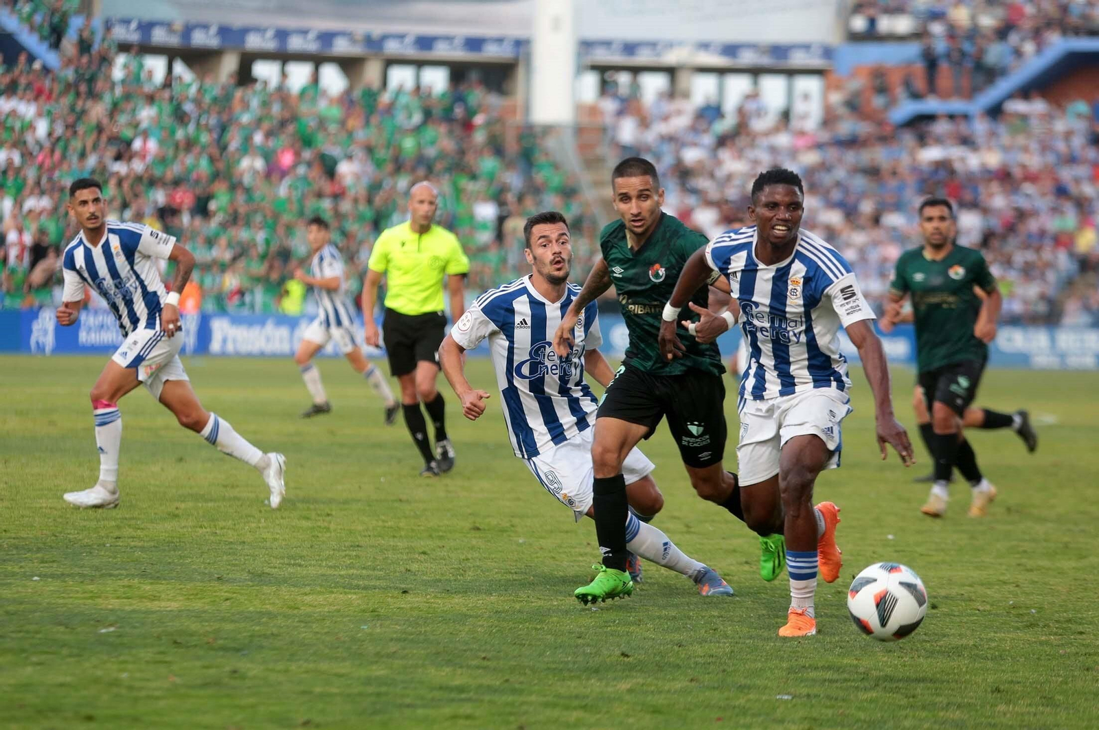 Gonzalo Sánchez, durante el Recre-Cacereño de la final del play-off a Primera RFEF: