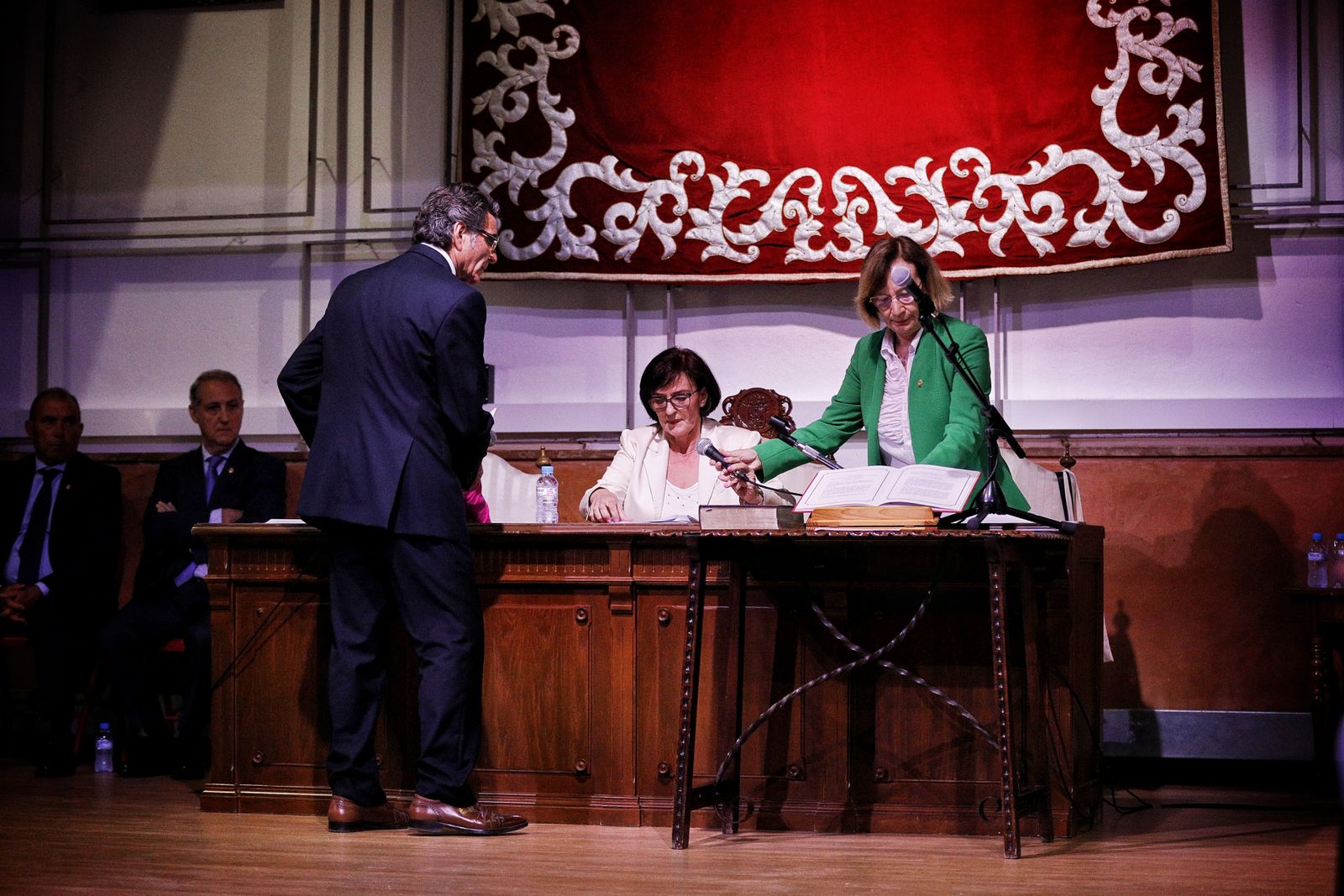 Las imágenes de la investidura de Carmen Álvarez como alcaldesa de Sanlúcar