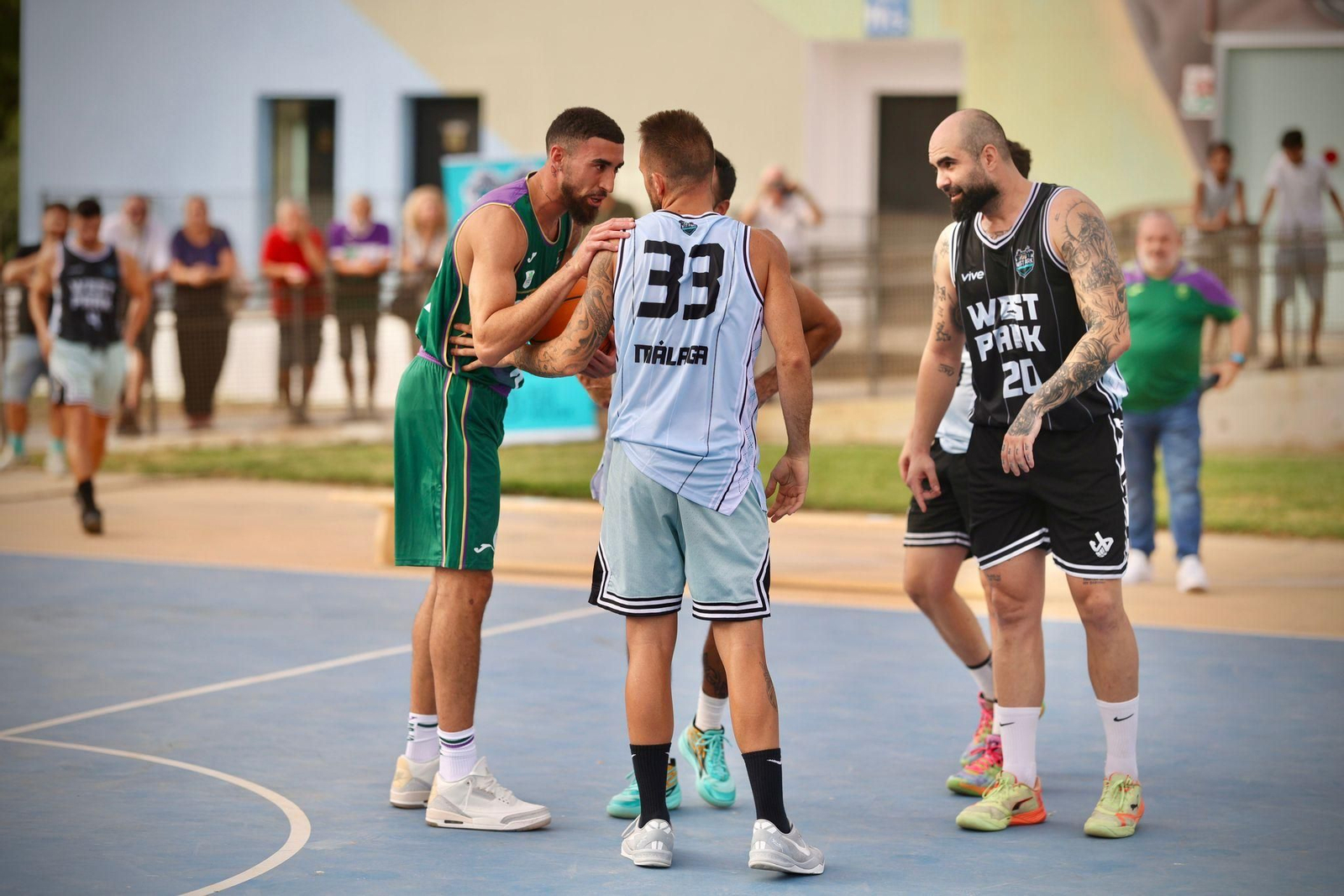 Las fotos de la espectacular presentación de Chris Duarte con el Unicaja en el Parque del Oeste