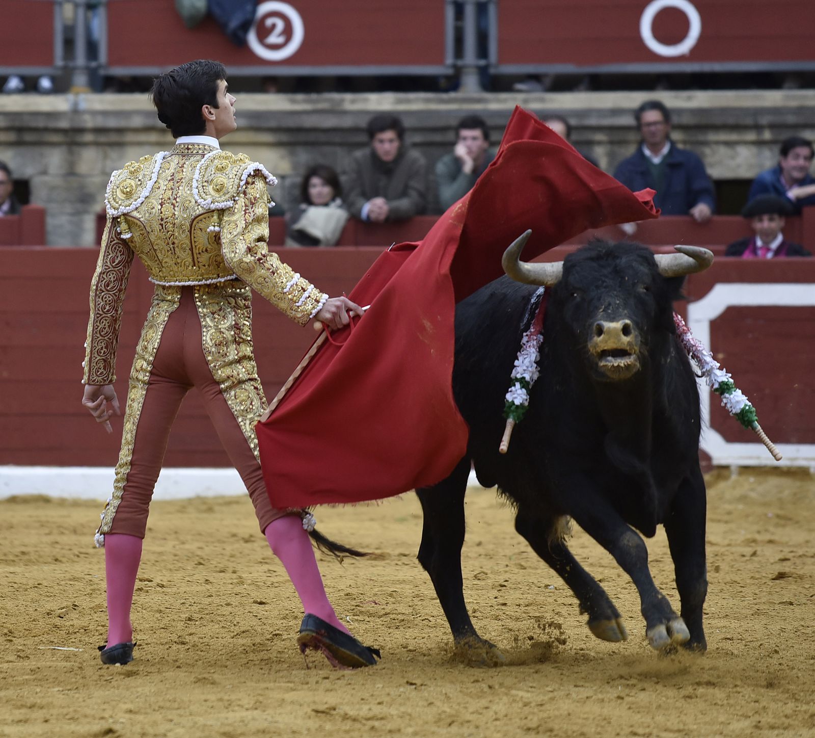 Fernando Navarro en la plaza de toros de Espartinas.