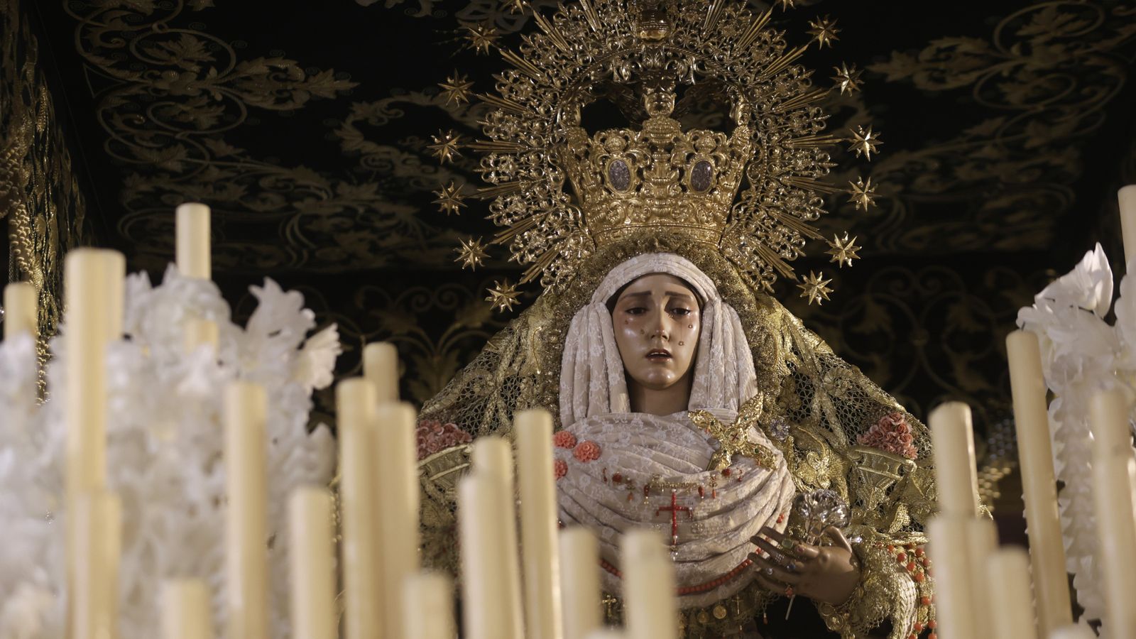 Preparativos en las iglesias de Algeciras para la Magna Mariana, en imágenes