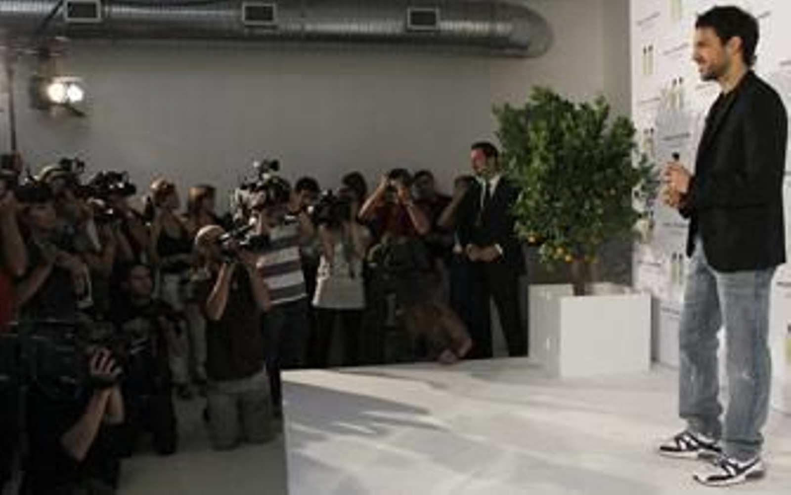 Cesc Fábregas pasa palabra