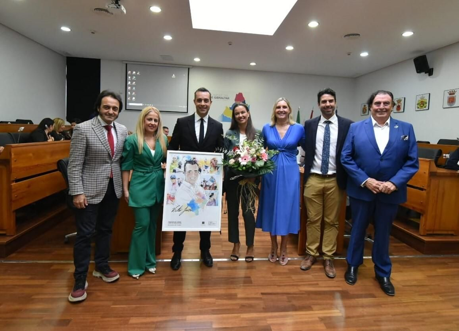 Víctor Jerez, el pintor de los deportistas, junto a Susana Pérez Custodio y anteriores embajadores