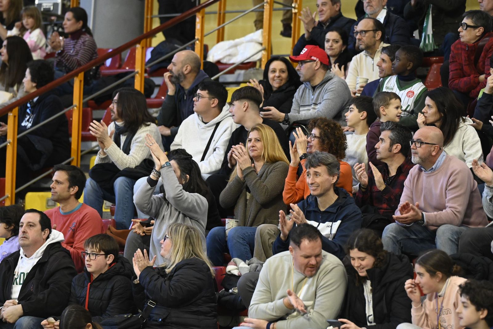 Las mejores fotos del ambiente en Vista Alegre para el Coto Córdoba - Biele Iraurgi