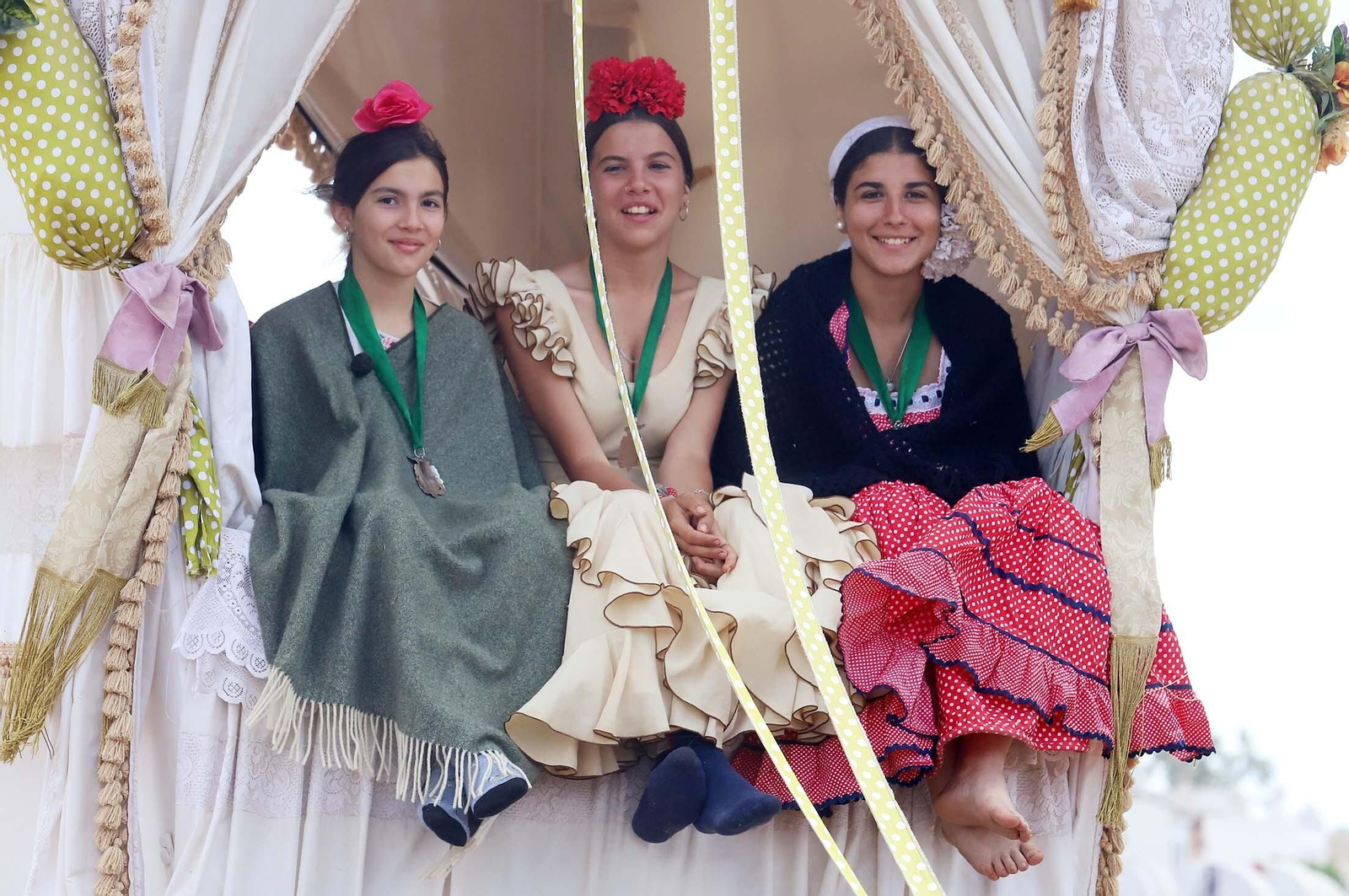 Imágenes del ambiente El Rocío y en Casas de Hermandades