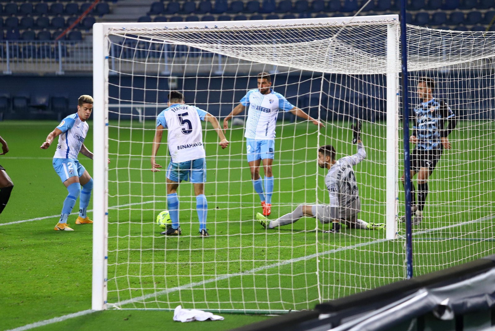 Morlanes pone el pase del 0-3 a Sadiq.