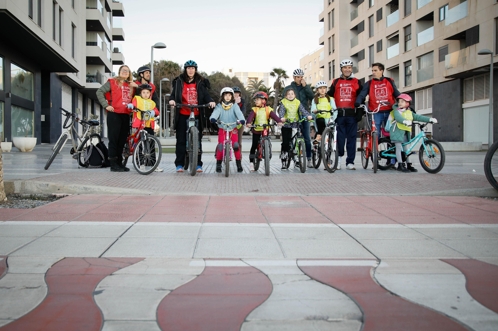 Te contamos en imágenes como ha sido la jornada del proyecto "En bici y caminando al cole"