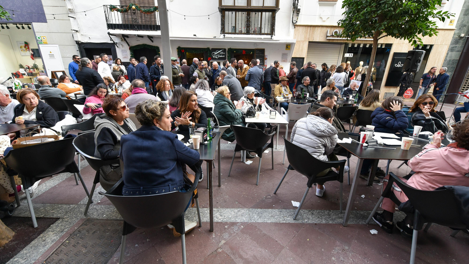 Ambiente de Fin de Año en el centro de Algeciras.