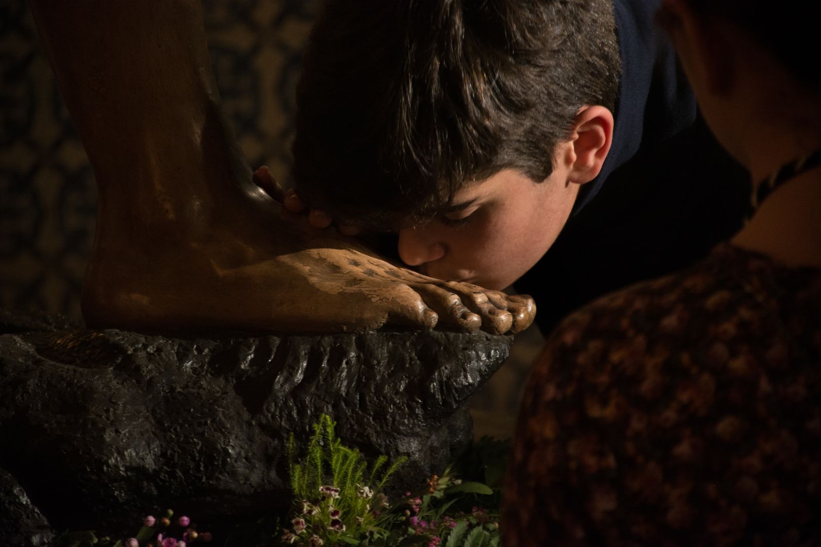 Besapiés a Nuestro Padre Jesús de las Penas, de la Hermandad de la Estrella