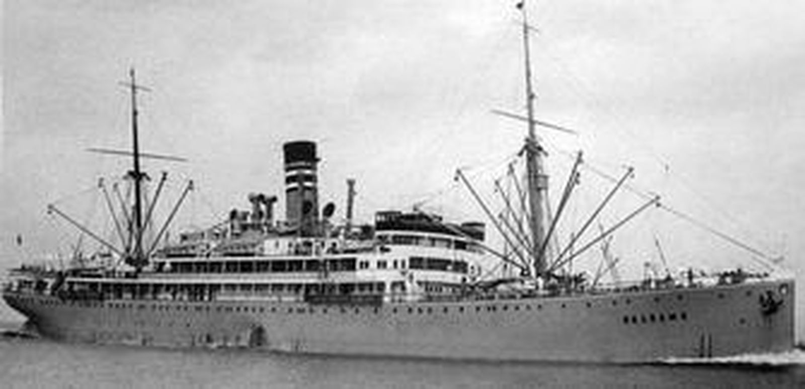 El mercante 'Usaramo', un buque con capacidad para transportar pasajeros, en una fotografía tomada del blog El Hangar de TJ.