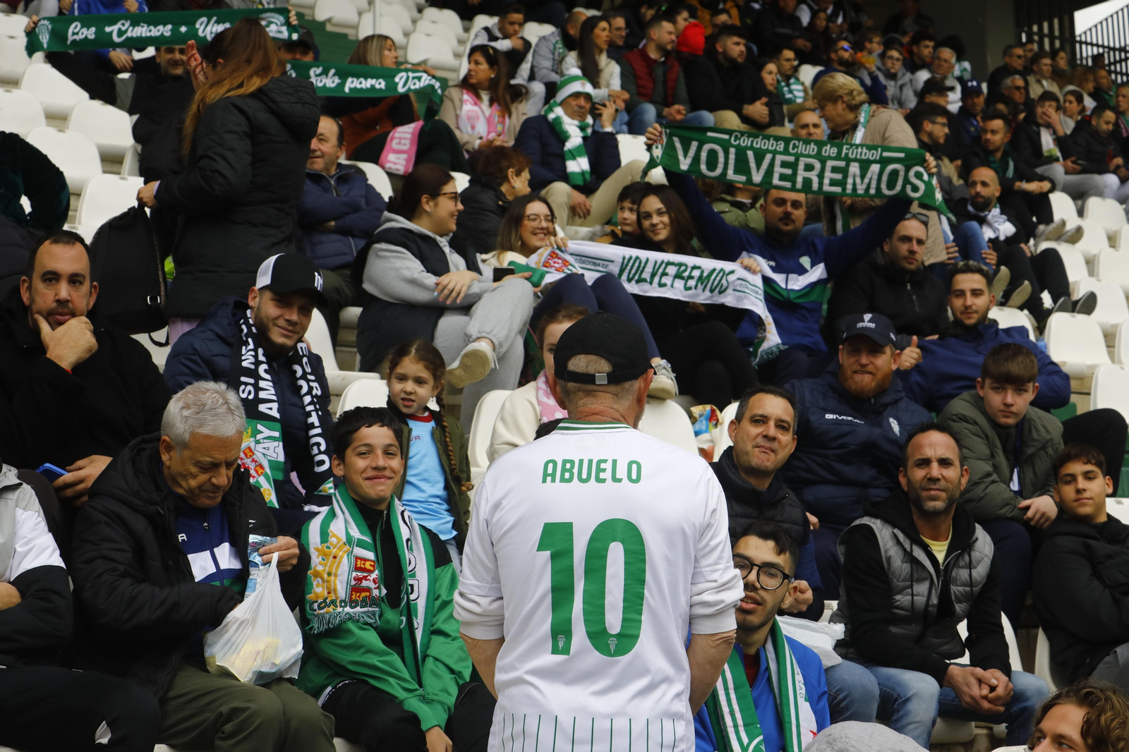 El ambiente en las gradas de El Arcángel para el Córdoba CF - Cultural Leonesa, en imágenes
