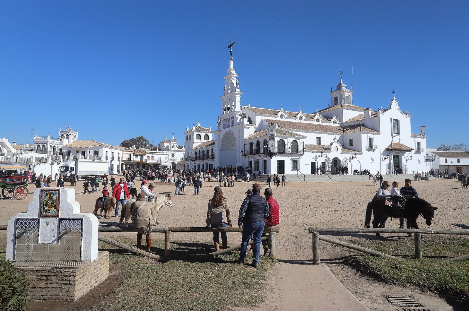 Imágenes del ambiente previo a la celebración de la Candelaria en El Rocío