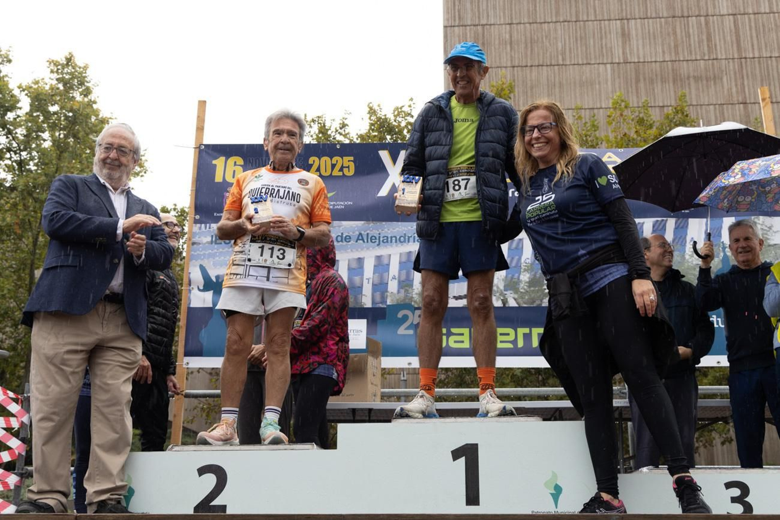 Atletismo por la paz y la integración en la XXV Carrera y Caminata del IES Santa Catalina de Alejandría (II)