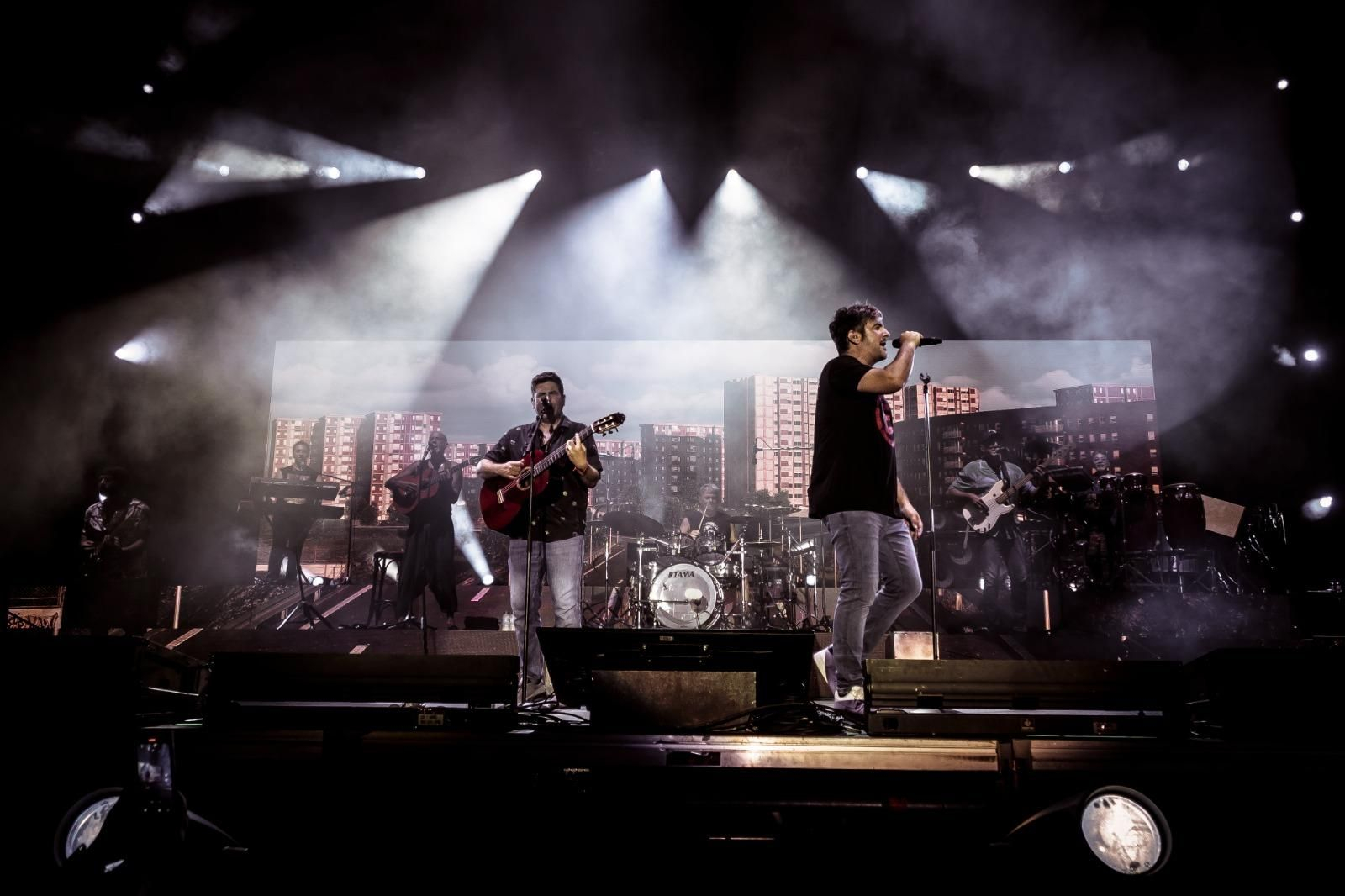 El concierto de Estopa en Almería, en imágenes