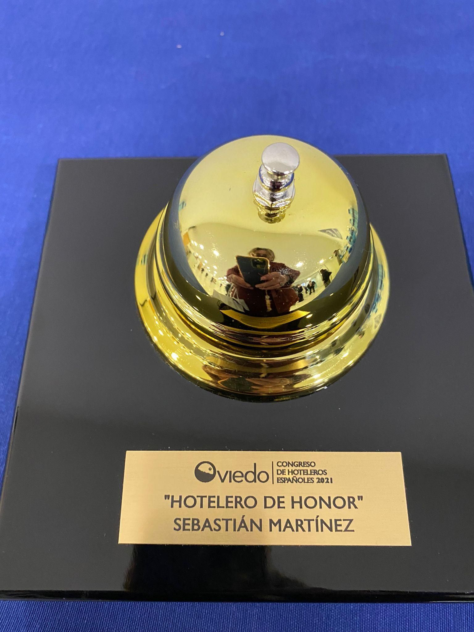 Imagen del regalo que acompañó a la distinción