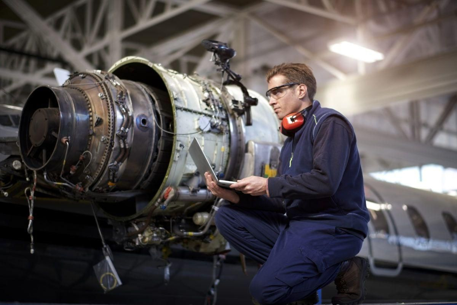 ¿Pensando en tus estudios? Así puedes trabajar en aeronáutica, uno de los sectores más demandados