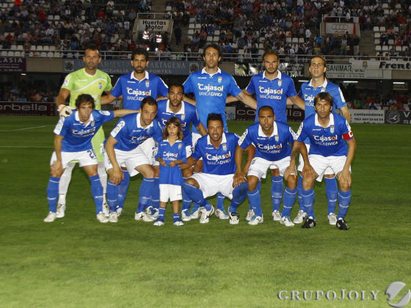 Vicente Moreno, como estaba previsto, realizó varios cambios en el equipo con respecto al que perdió el pasado domingo ante el Villarreal B. 5. José Mari fue uno de los destacados. 

Foto: lof