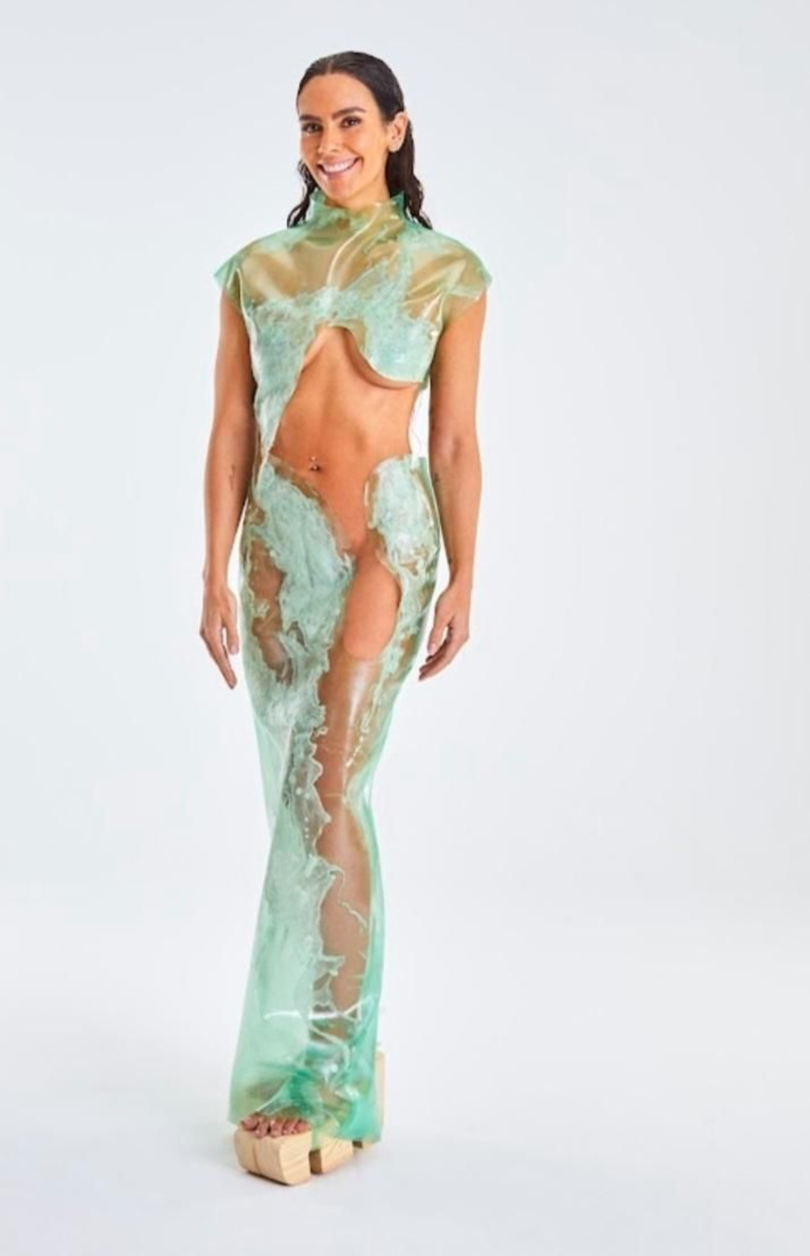 Cristina Pedroche con su modelo de gelatina en la nochevieja 2023