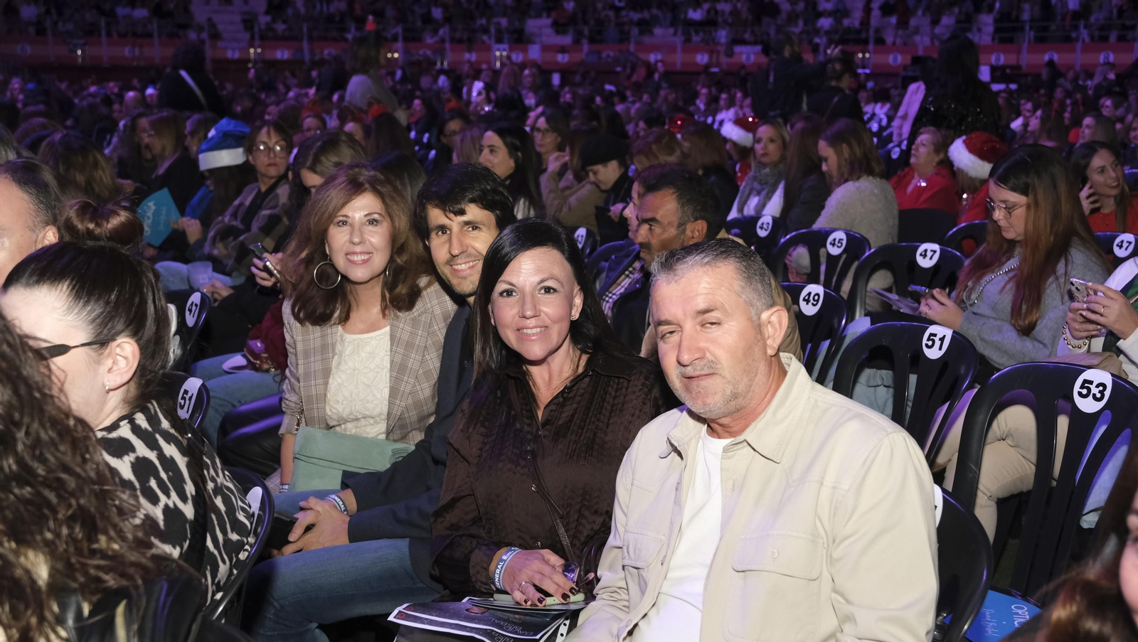 David Bisbal enamora a su Almería en el inicio de la gira 'Todo es Posible en Navidad', en fotografías