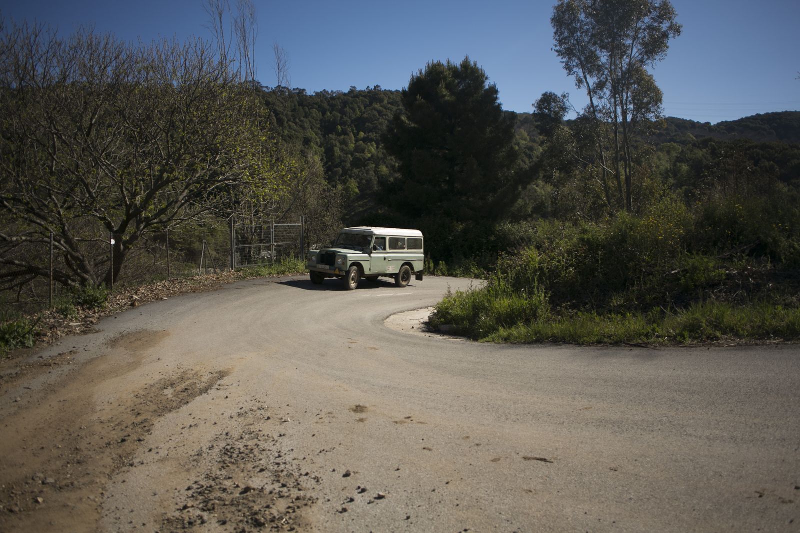Camino rural que conecta con la carretera Ronda-Costa del Sol